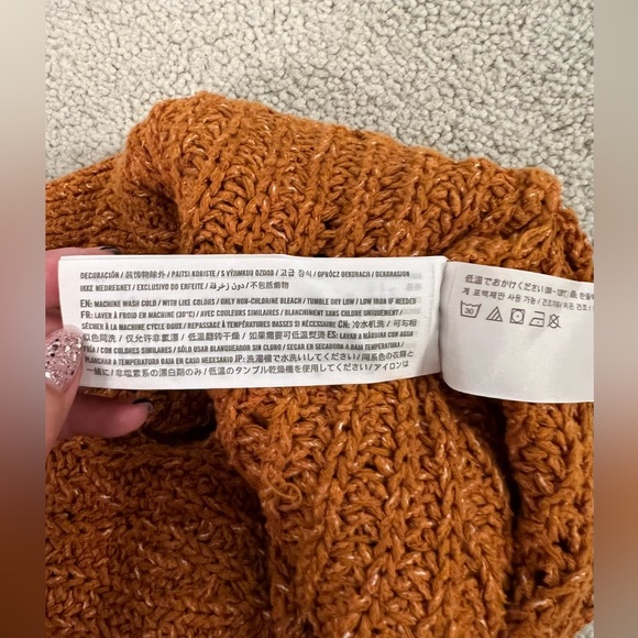 Abercrombie sweater - Picture 6 of 6